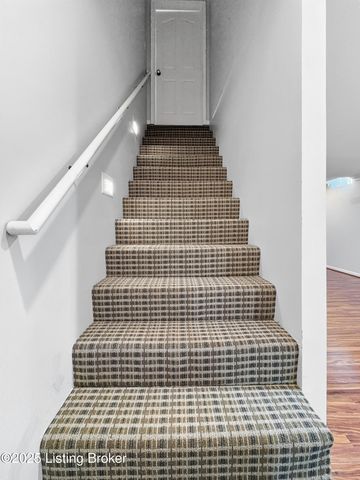 6703 N North Dr, Louisville, KY 40272