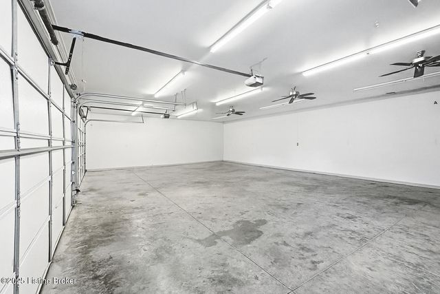 6703 N North Dr, Louisville, KY 40272