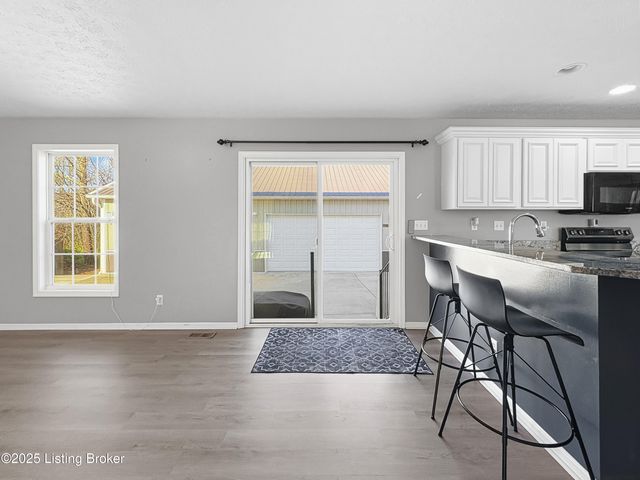 6703 N North Dr, Louisville, KY 40272