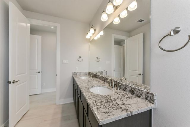 3113 Hidden Mist Drive, Texas City, TX 77510