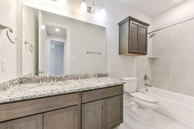 3113 Hidden Mist Drive, Texas City, TX 77510