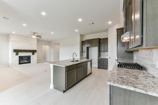 3113 Hidden Mist Drive, Texas City, TX 77510