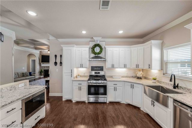 1825 Ebbing Loop, Barling, AR 72923