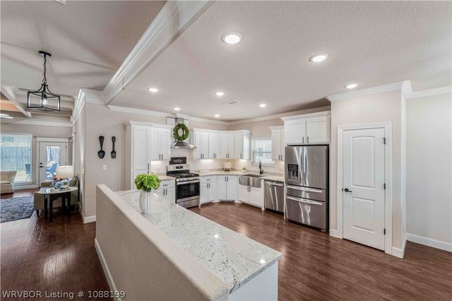 1825 Ebbing Loop, Barling, AR 72923