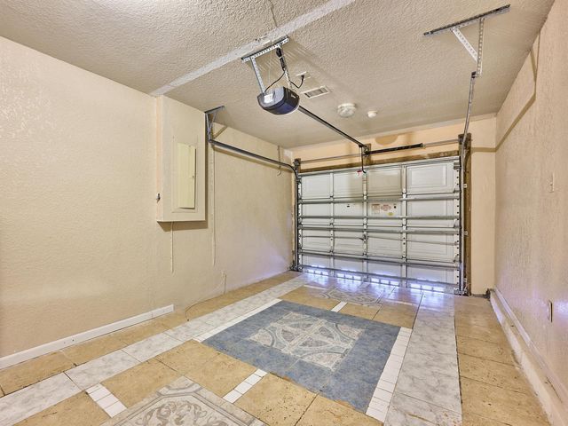 556 E Ridge Cir Circle N, Boynton Beach, FL 33435