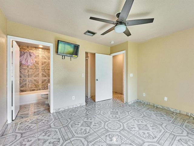 556 E Ridge Cir Circle N, Boynton Beach, FL 33435