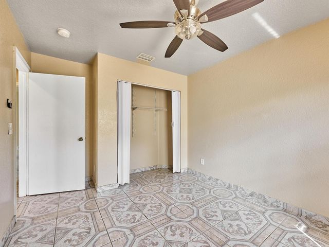 556 E Ridge Cir Circle N, Boynton Beach, FL 33435