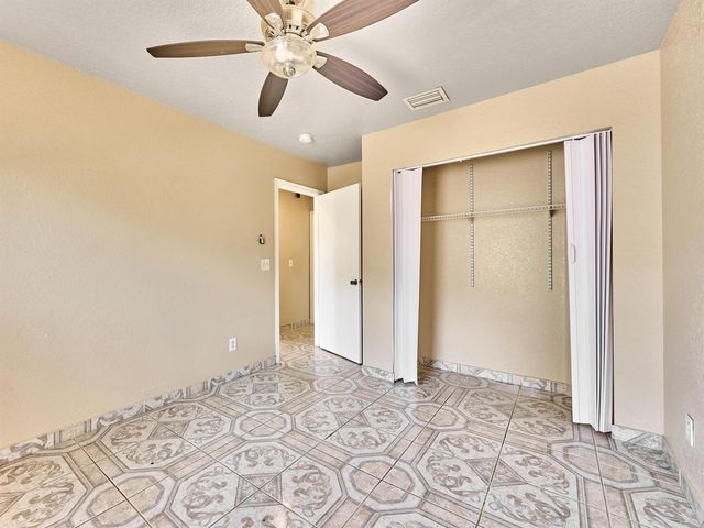 556 E Ridge Cir Circle N, Boynton Beach, FL 33435