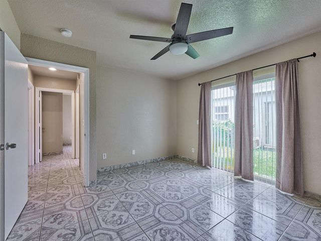 556 E Ridge Cir Circle N, Boynton Beach, FL 33435