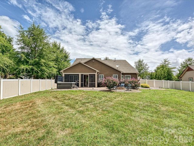 12902 Blakemore Avenue, Huntersville, NC 28078