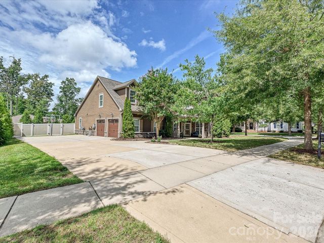 12902 Blakemore Avenue, Huntersville, NC 28078