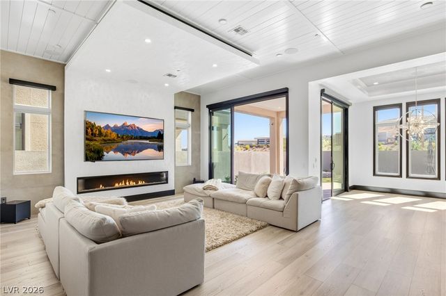 11041 Concord Valley Drive, Las Vegas, NV 89135