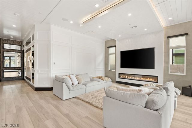 11041 Concord Valley Drive, Las Vegas, NV 89135