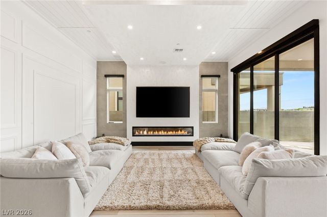 11041 Concord Valley Drive, Las Vegas, NV 89135