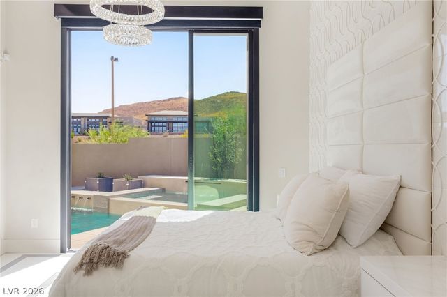 11041 Concord Valley Drive, Las Vegas, NV 89135
