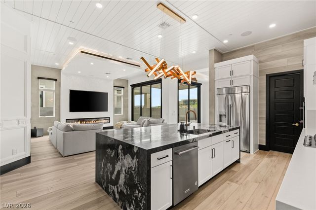 11041 Concord Valley Drive, Las Vegas, NV 89135