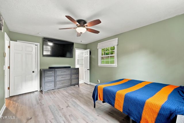 1136 West Shipley Ferry Road, Kingsport, TN 37663