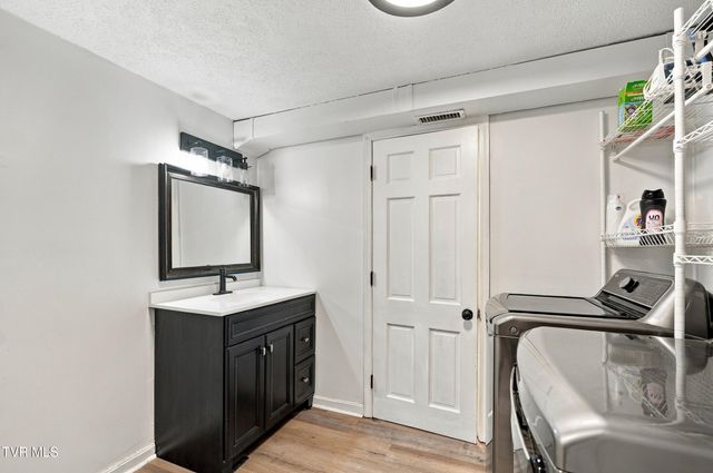 1136 West Shipley Ferry Road, Kingsport, TN 37663
