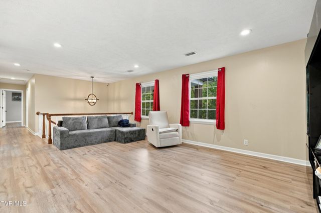 1136 West Shipley Ferry Road, Kingsport, TN 37663