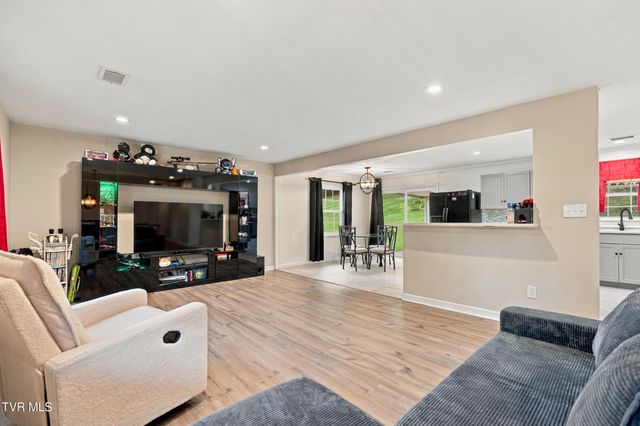 1136 West Shipley Ferry Road, Kingsport, TN 37663