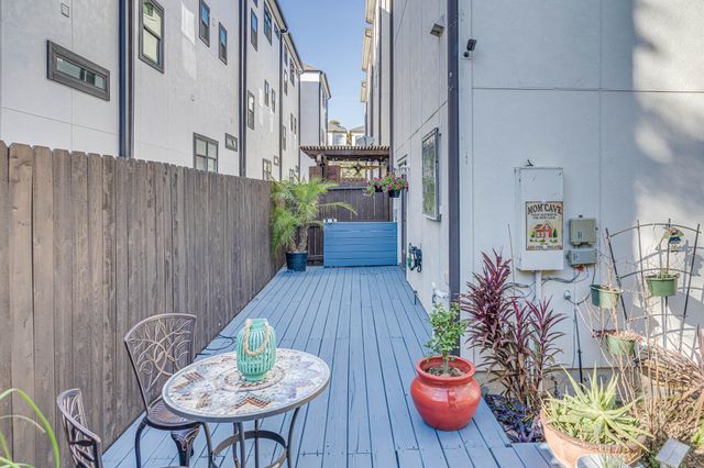 1206 W 24th Street, Houston, TX 77008