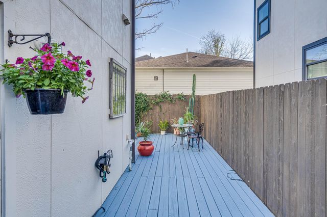 1206 W 24th Street, Houston, TX 77008