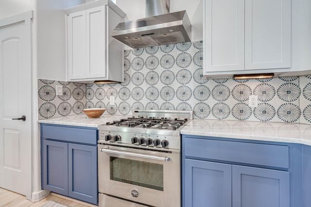 1206 W 24th Street, Houston, TX 77008