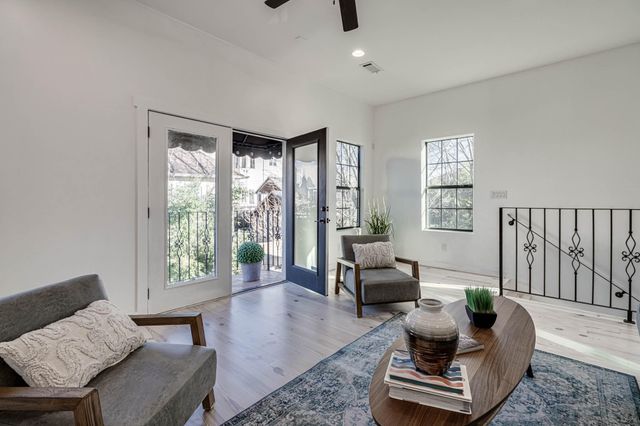 1206 W 24th Street, Houston, TX 77008