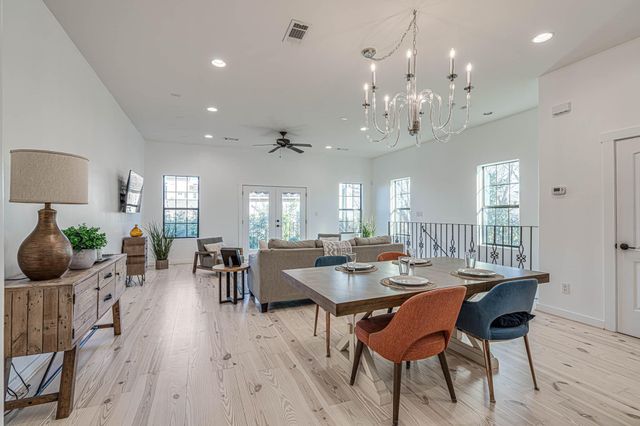 1206 W 24th Street, Houston, TX 77008