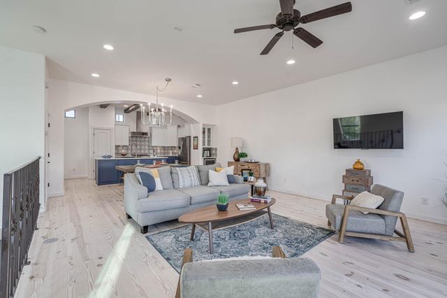 1206 W 24th Street, Houston, TX 77008