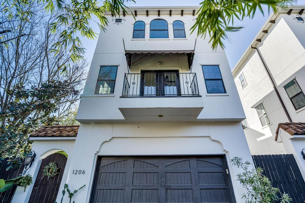 1206 W 24th Street, Houston, TX 77008