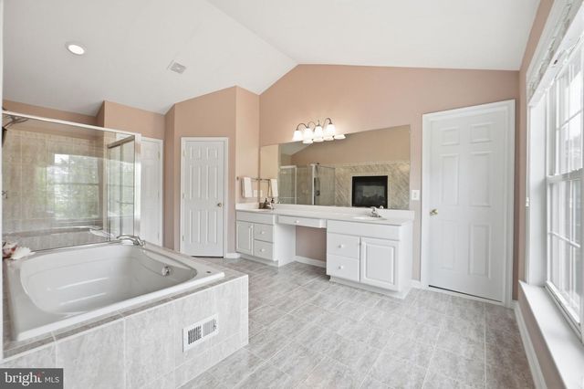 43774 BROWNBURG PL, Chantilly, VA 20152