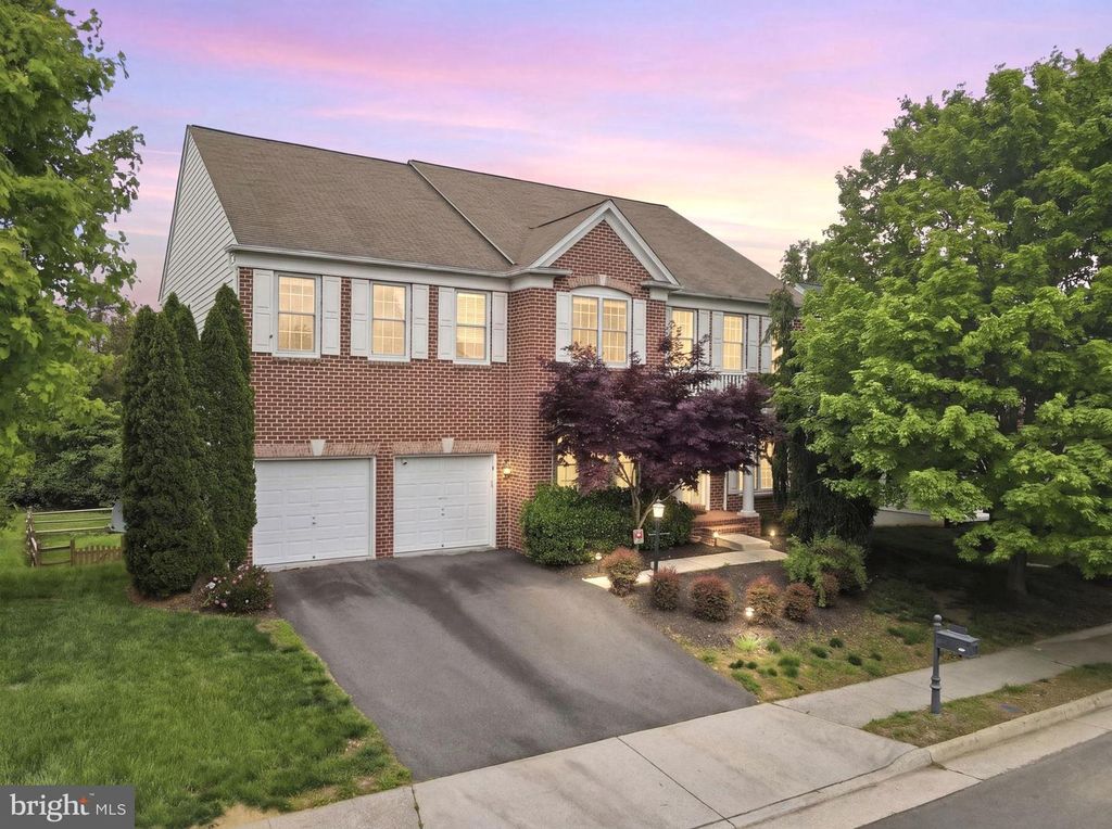 43774 BROWNBURG PL, Chantilly, VA 20152