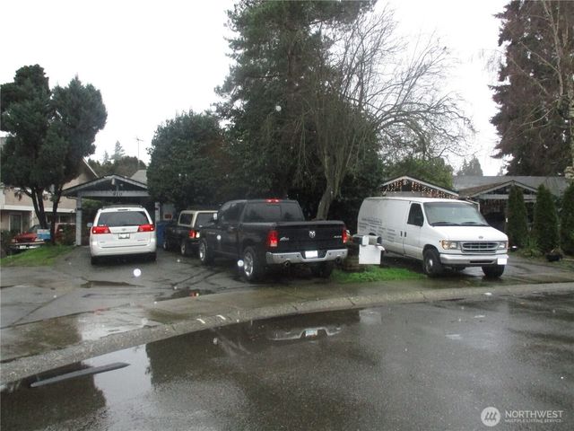 910 142nd Avenue SE, Bellevue, WA 98007