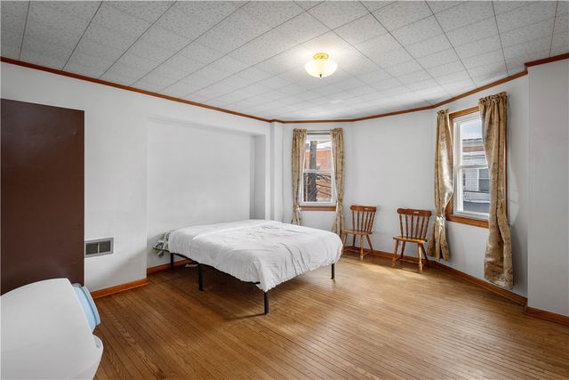 3211 JOE HAMMER SQUARE, Oakland, PA 15213