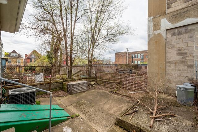 3211 JOE HAMMER SQUARE, Oakland, PA 15213