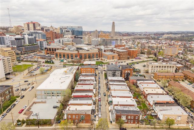 3211 JOE HAMMER SQUARE, Oakland, PA 15213