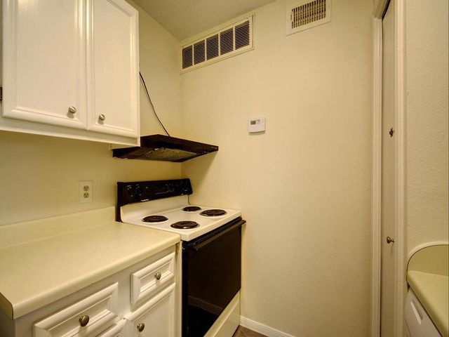 1601 Faro DR 502, Austin, TX 78741