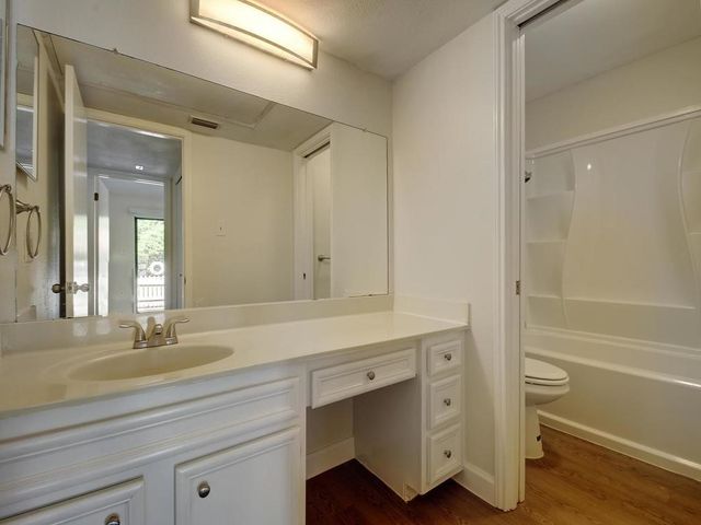 1601 Faro DR 502, Austin, TX 78741