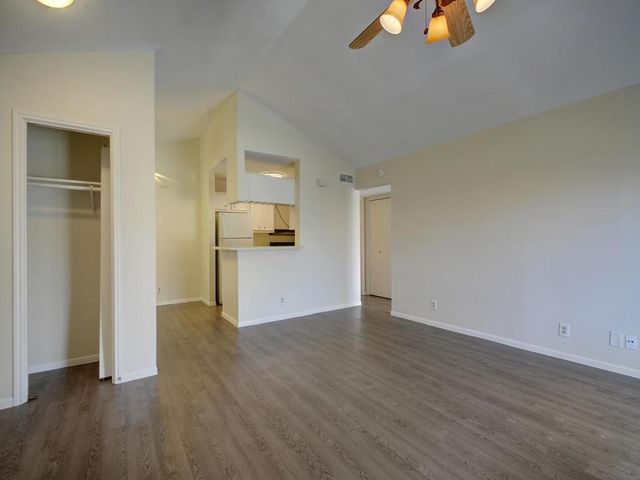 1601 Faro DR 502, Austin, TX 78741