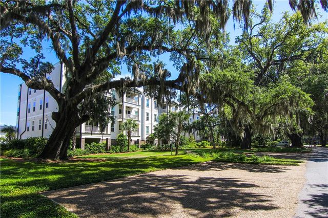 105 Gascoigne Ave 102, St Simons Island, GA 31522