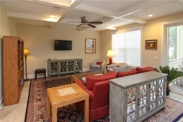 105 Gascoigne Ave 102, St Simons Island, GA 31522