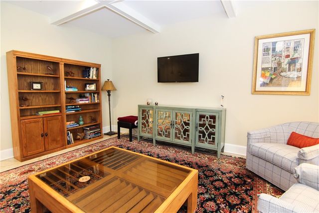 105 Gascoigne Ave 102, St Simons Island, GA 31522