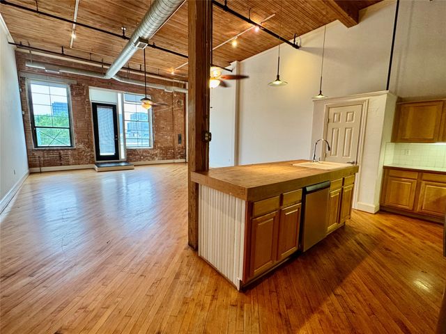 3026 Commerce Street 205, Dallas, TX 75226