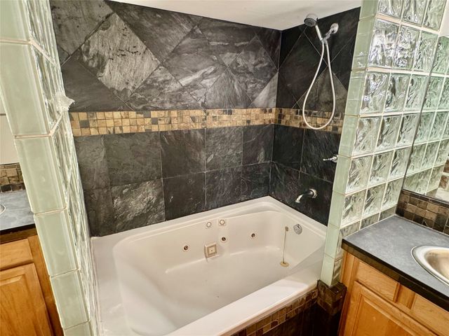 3026 Commerce Street 205, Dallas, TX 75226