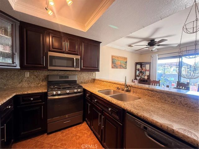 1212 S Barranca B, Glendora, CA 91740