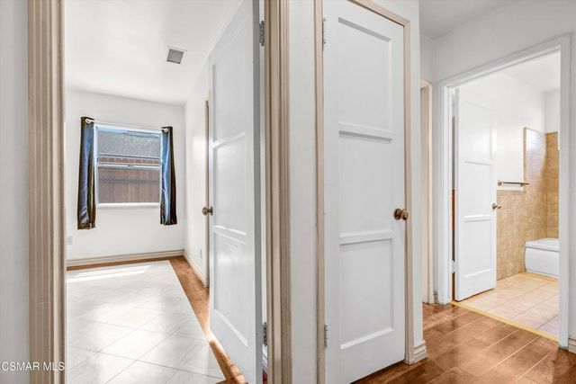 17400 Cantlay Street, Lake Balboa, CA 91406