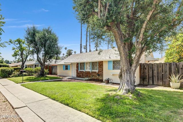 17400 Cantlay Street, Lake Balboa, CA 91406