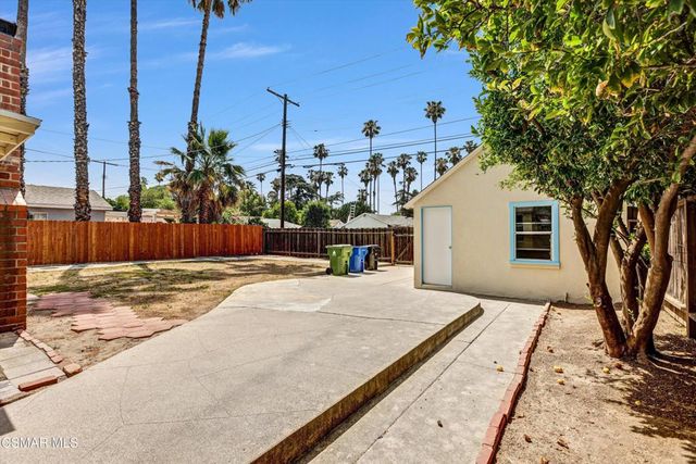 17400 Cantlay Street, Lake Balboa, CA 91406