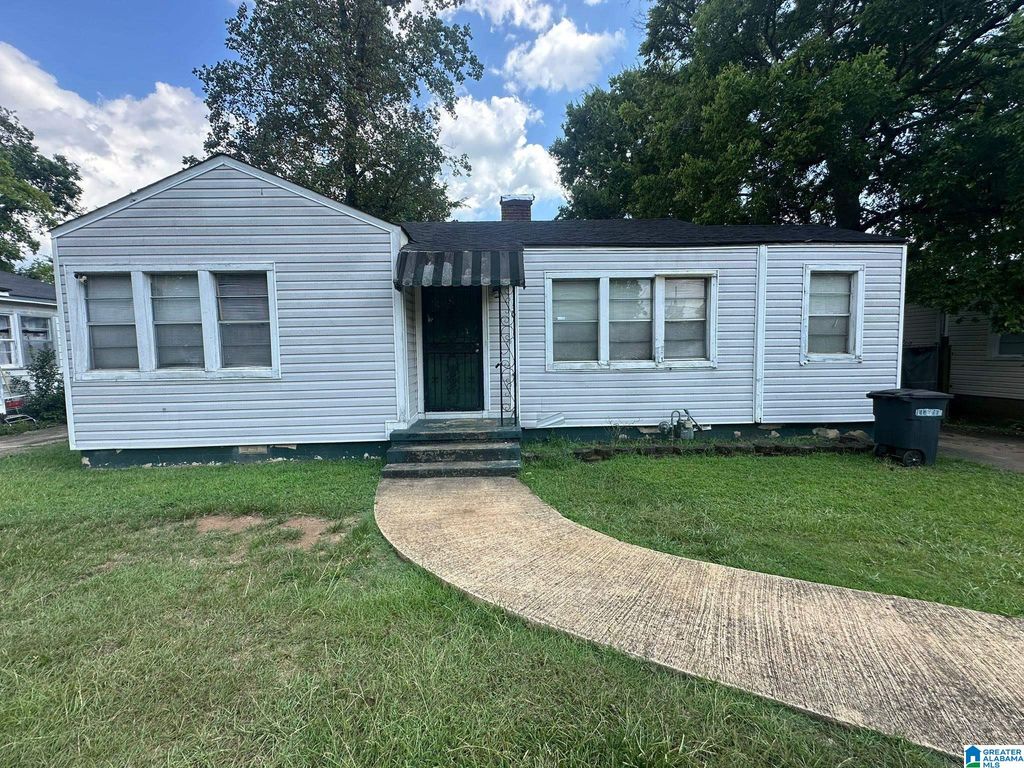 130 WOODWARD ROAD, Midfield, AL 35228